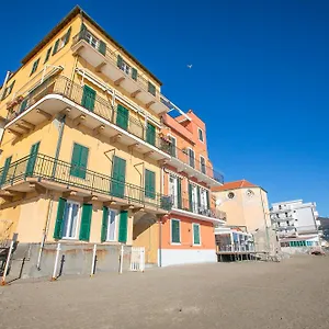 La Casa Sulla - On The Beach- Happy Appartamento Alassio