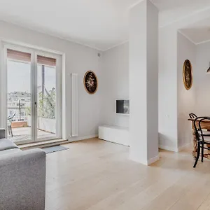 L'attico Con Terrazza In Corso Francia Appartamento